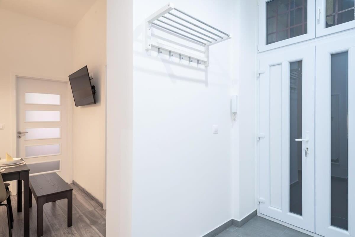 Apartament Huge Aparment In The Center With Air Conditioning *
